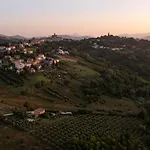 Casale Verdicchio 10&2, Emma * Montecarotto
