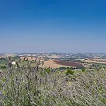 Villa Casale Verdicchio 10&2, Emma *
