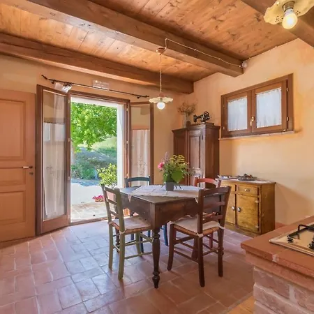 Casale Verdicchio 10&2, Emma * Montecarotto