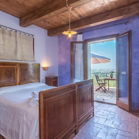 Casale Verdicchio 10&2, Emma * Montecarotto