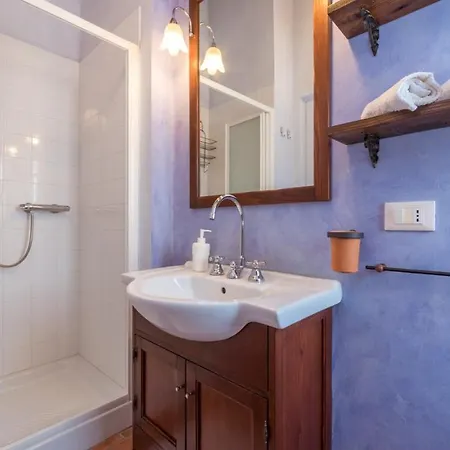 Casale Verdicchio 10&2, Emma *