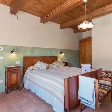 Casale Verdicchio 10&2, Emma *