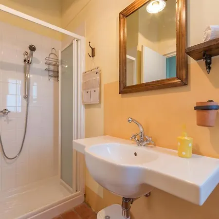 Casale Verdicchio 10&2, Emma Villa Montecarotto