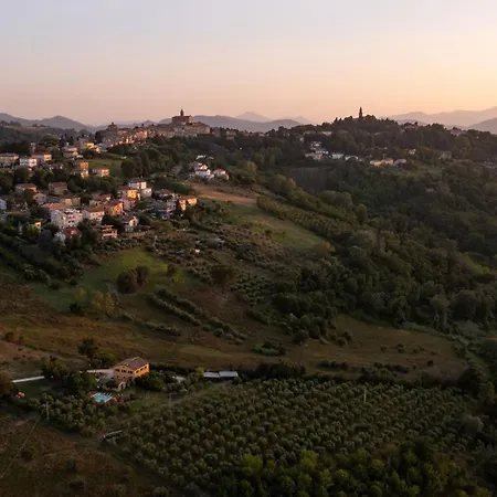 Casale Verdicchio 10&2, Emma * Montecarotto