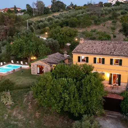 Casale Verdicchio 10&2, Emma Montecarotto