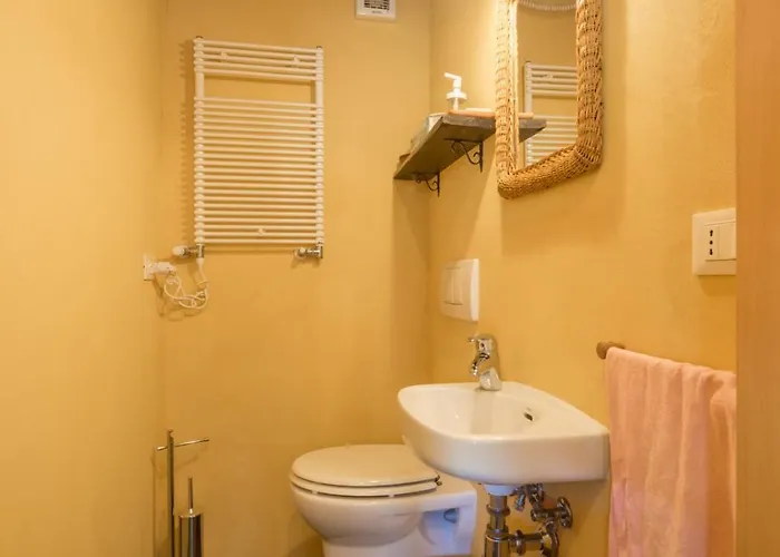 Casale Verdicchio 10&2, Emma Villa Montecarotto