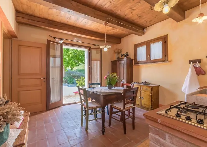 Casale Verdicchio 10&2, Emma * Montecarotto