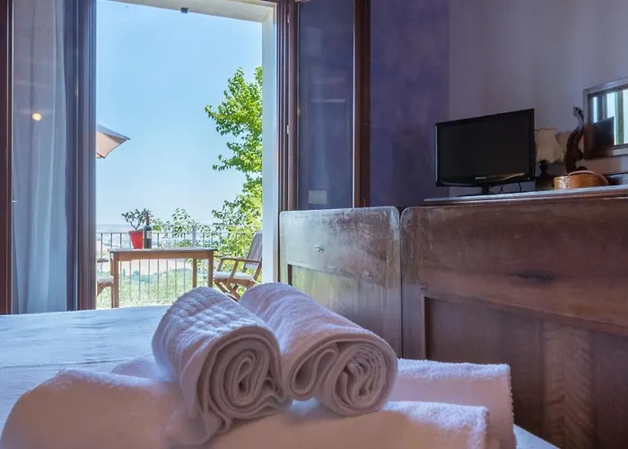 Casale Verdicchio 10&2, Emma * Montecarotto