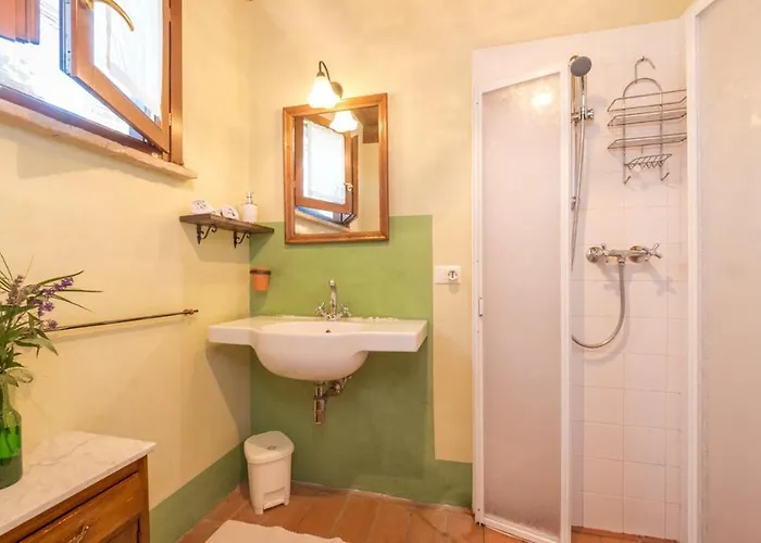 Villa Casale Verdicchio 10&2, Emma