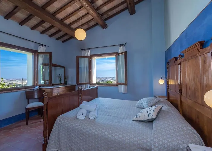 Casale Verdicchio 10&2, Emma Villa Montecarotto