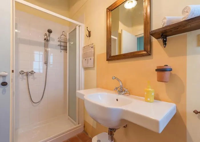 Casale Verdicchio 10&2, Emma Villa Montecarotto