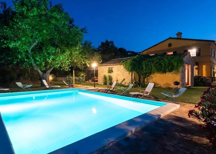 Villa Casale Verdicchio 10&2, Emma *