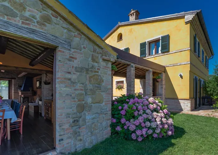 Casale Verdicchio 10&2, Emma Villa Montecarotto